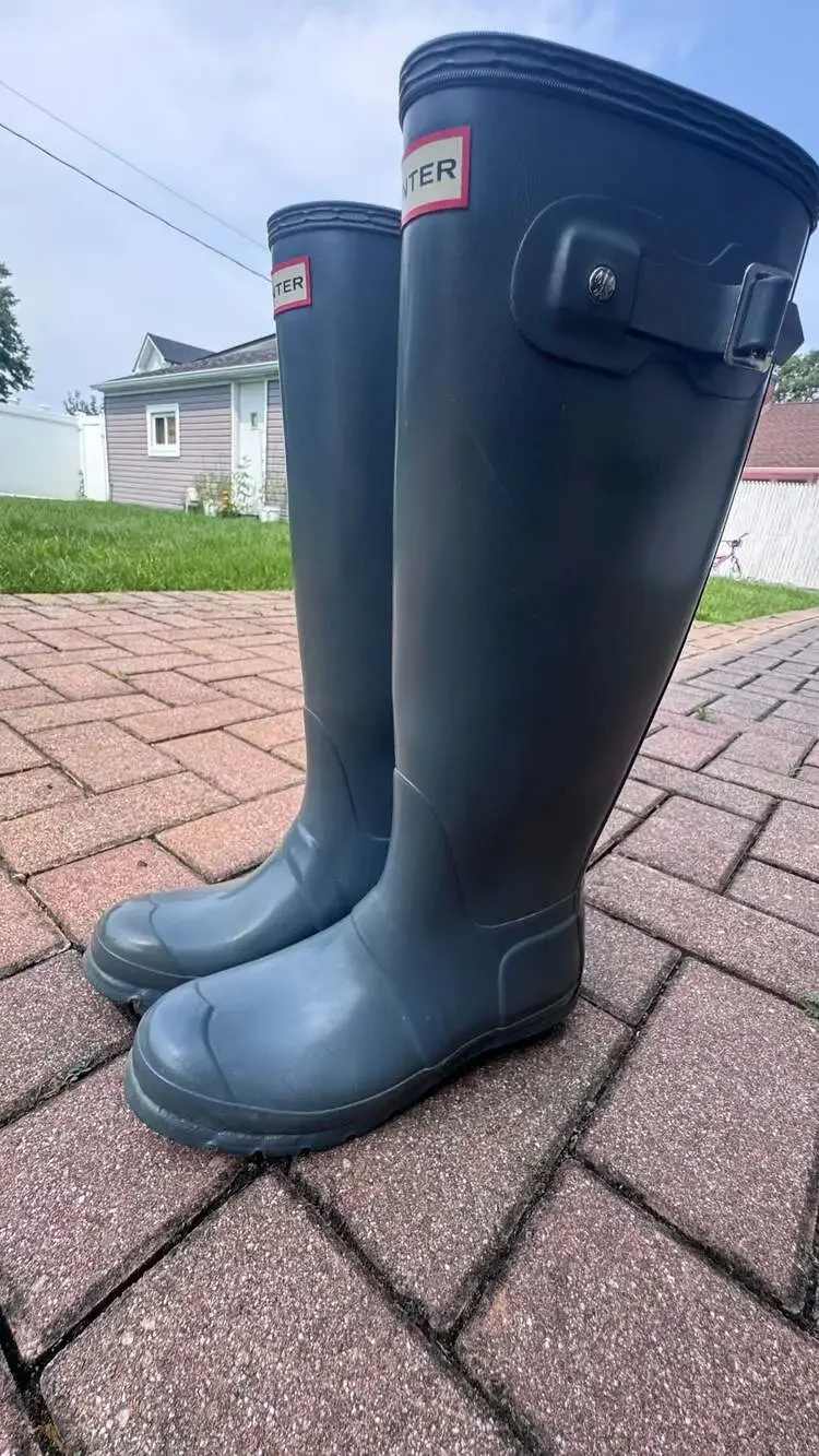 Hunter Women's Original Tall Gloss Rain Boots, Gray